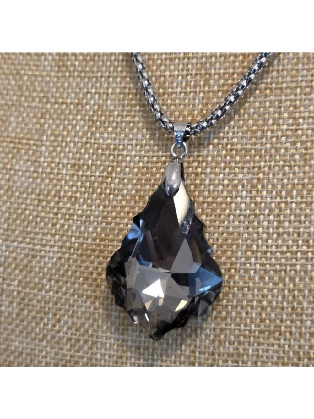 Large Faceted Crystal 18k White Gold Plated Pendant Silver Tone Chain Necklace